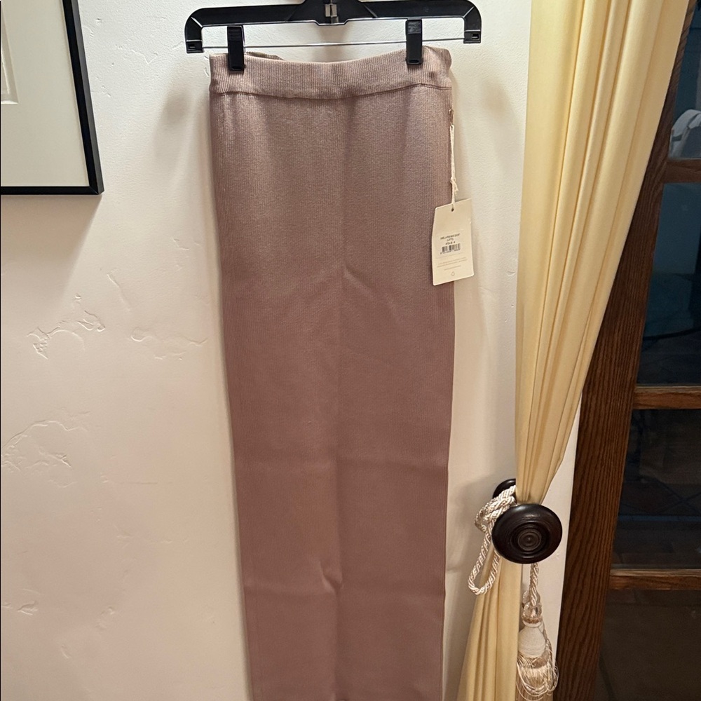Allefenix Elegant Knit Form fitting skirt